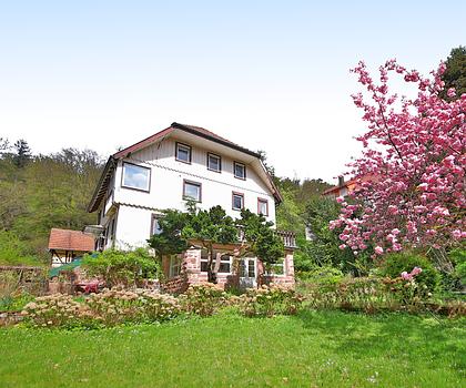 Mehrgenerationenhaus mit Denkmalschutz und großem Garten in Bad Herrenalb – Sanierungsobjekt