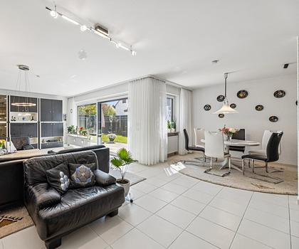 Reihenmittelhaus im Atrium-Bungalow-Stil * Kauf auf Nießbrauchbasis