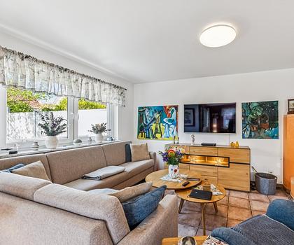 Neuwertiges Drei-Giebel-Haus * Doppelhaushälfte zum Kauf auf Nießbrauchbasis