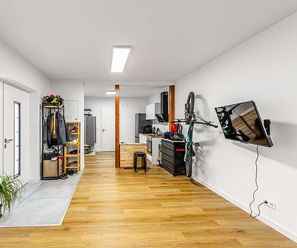 HEGERICH: Wohnen oder investieren: Sanierte 2-Zimmer-Wohnung in gefragter Nordlage Nürnbergs