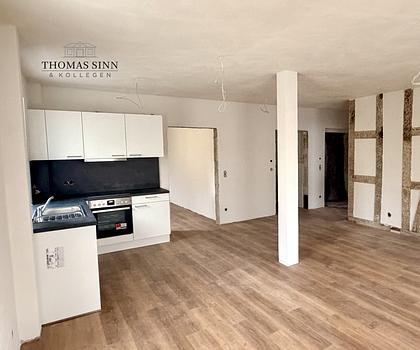 Stilvoll wohnen im historischen Ambiente – 3,5-Zimmer Hochparterre-Wohnung mit Balkon & sichtbarem Fachwerk“