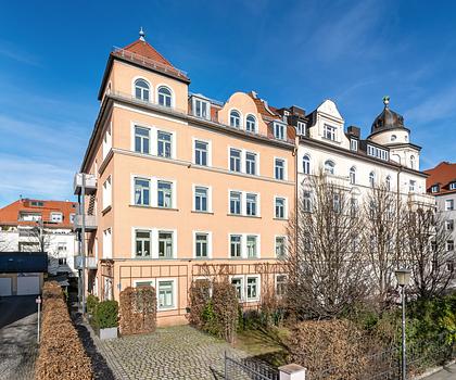 Wohlfühlflair in Neuhausen: Reizvolles 3-Zimmer-Stadtdomizil mit Stil und Charme