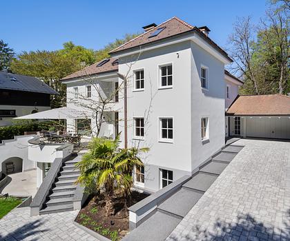 Hochkarätige Architekten-Villa in ruhiger Starnberger Lage mit luxuriöser Ausstattung