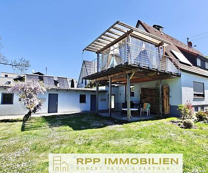 Familientraum!! Großzügige Wohnung mit XXL-Balkon + traumhafter Gartennutzung