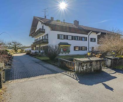 Ihr Hof/Landsitz zw. München und den bayerischen Voralpen mit vielseitigen Entwicklungsmöglichkeiten