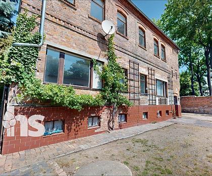 Gegen Gebot: PROVISIONSFREI: romantisches Zweifamilienhaus mit idyllischen Garten in Schafstädt