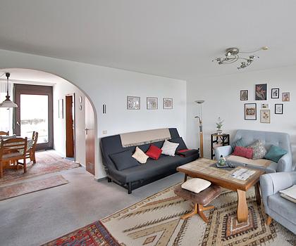 Solide Kapitalanlage mit Perspektive: Gepflegte, großzügig gestaltete Wohnung in guter Wohnlage