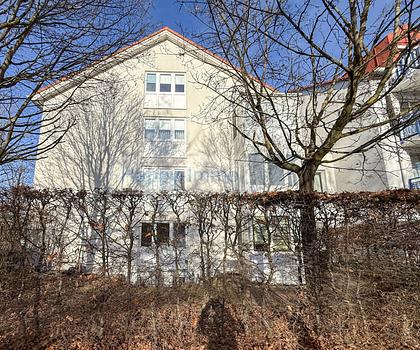 bezugsfreie 2 Zimmerwhg mit Wintergarten, Garten, Hobbyraum, TG und Stellplatz