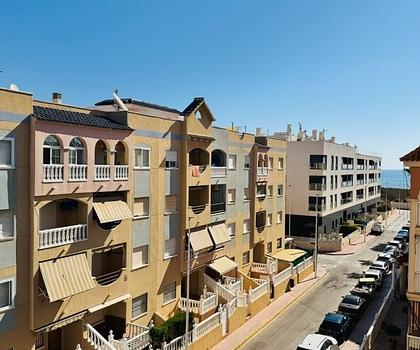 Appartement mit 2 Schlafzimmern, 1 Bad, Tiefgaragenstellplatz und Gemeinschaftspool nur 150 m vom Strand