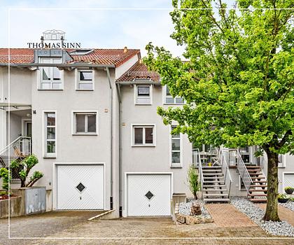 Teilw. modernisiertes gepflegtes RMH mit Garten, Garage und Badsanierung inklusive ! - sofort frei !