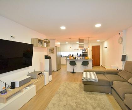 Renoviertes Appartement mit 3 Schlafzimmern, 2 Bädern und Tiefgaragenstellplatz nur 200 m vom Strand