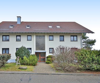 Charmante Dreizimmerwohnung mit unvergleichlichem Ausblick