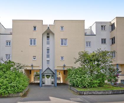 Einziehen & Wohlfühlen: Modernisierte 3-Zimmer-Wohnung mit Balkon