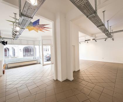 Viel Platz für Ihre Geschäftsidee direkt am Neumarktplatz in Varel: 350qm Ladenfläche zu vermieten