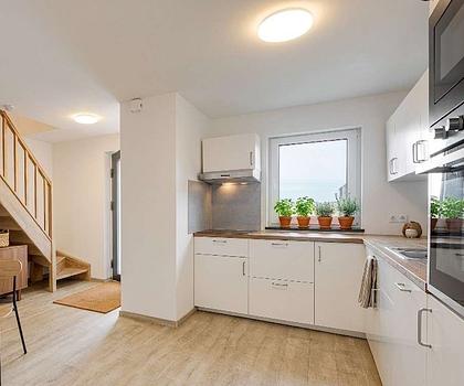 Kompakt & rundum modernisiert: 3,5-Zimmer-Maisonettewohnung am Starnberger See