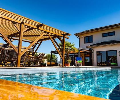 Luxusvilla mit Infinity-Pool & unverbaubarem Moselblick bis nach Luxemburg