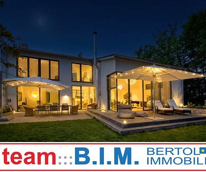Mediterraner Touch. Architektur, die Raum spürbar macht.