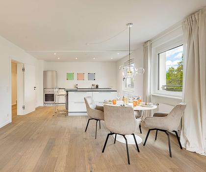 Design trifft Komfort – 2-Zimmer-Loftwohnung am grünen Isarufer