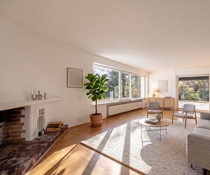 Familiär und vielseitig: Großzügige Villa mit viel Privatsphäre, Garten und Pool