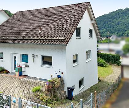 Flexible Immobilie: bis zu 3 Wohneinheiten und großer Garten mit Bebauungsmöglichkeit