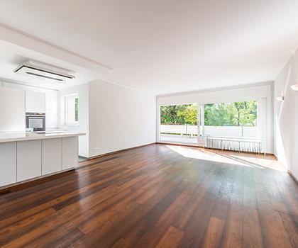 Stilvolle Wohnung mit Design-Ästhetik, großer Dachterrasse und Hobbyraum
