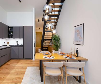 Townhouse über zwei Etagen mit Rooftop-Terrasse direkt am grünen Lechufer