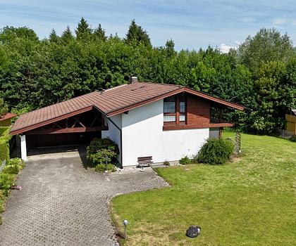 Familienfreundliches Einfamilienhaus mit weitläufigem Garten zur Vermietung in Happing
