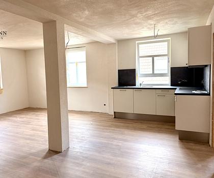Helle 3,5-Zimmer Wohnung im 1. OG mit Balkon – modernes Wohnen trifft auf einzigartiges Fachwerk