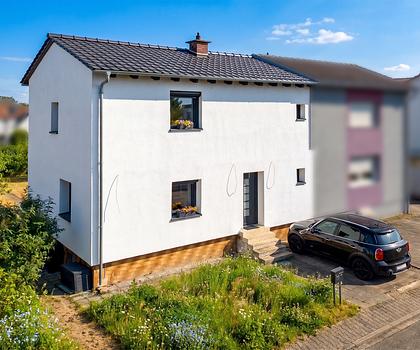 Kernsanierte Doppelhaushälfte mit großem Garten in begehrter Lage nahe des Silbersees