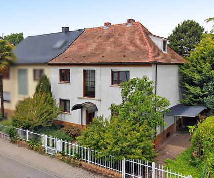 Freiraum für Visionäre: Repräsentatives Grundstück mit vielseitigen Wohnoptionen in Sandhausen