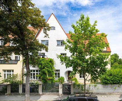 Historische Stadtvilla von 1902 mit großem Raumangebot, viel Charme und Gartenidyll