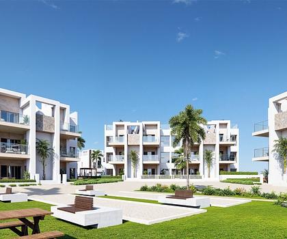 Penthouse-Wohnungen mit 2 Schlafzimmern, Tiefgaragenstellplatz und Gemeinschaftspool in einer wunderschönen Golfanlage und nur 500 m vom Strand