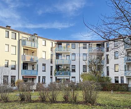 - 2-Zimmer-Dachgeschoß-Wohnung im 3. OG / TG / Vermietet