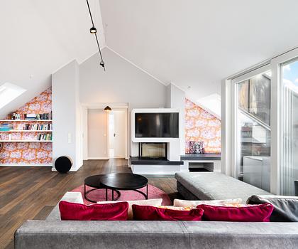 Luxuriös & familiengerecht: 4-Zimmer-Penthouse mit Designausstattung, Dachterrasse und Liftzugang