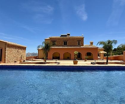 Traumhaftes Finaanwesen mit großem Grundstück und 100% Privatsphäre nahe Denia, Oliva, Javea.