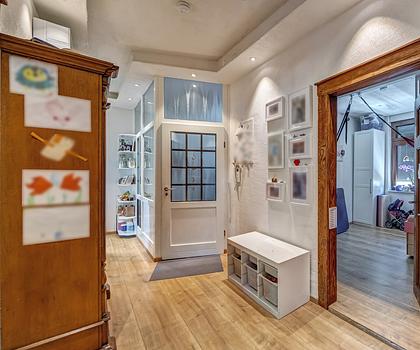 Historischer Charme trifft Moderne – komplett renovierte Altbauwohnung mit Garten