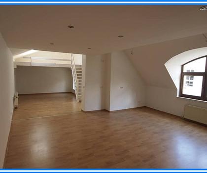 Reizvolle Wohnung mit Loftcharakter ! - auch für Studenten -