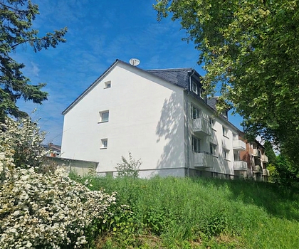 Kernsaniertes 6-Familienhaus mit Wärmepumpe, Garagen und Energieklasse A