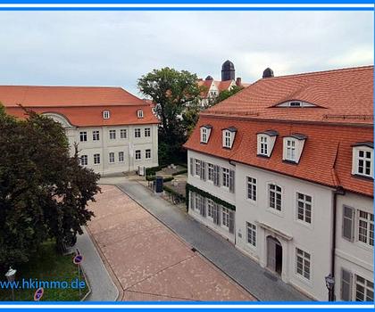 Teilmöblierte 2-Raumwohnung mit Küche in zentraler Lage von Köthen !