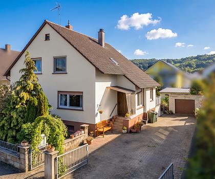 1-2-Familienhaus, 168 qm Wohnfläche auf 609 qm Grundstück, sehr ruhige Wohnlage, aktuell vermietet