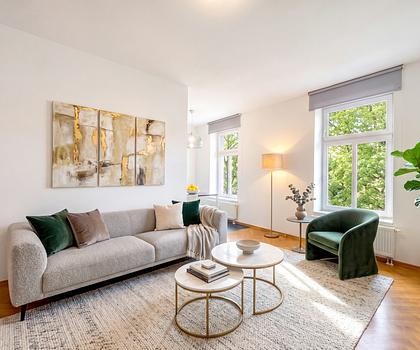 Charmante, bezugsbereite 2-Zimmer-Altbau-Wohnung in grüner Spitzenlage