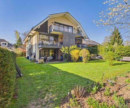 Traumwohnung in idyllischer, bester Lage:
Ihre exklusive Dachgeschoss-Wohlfühloase am Waldrand