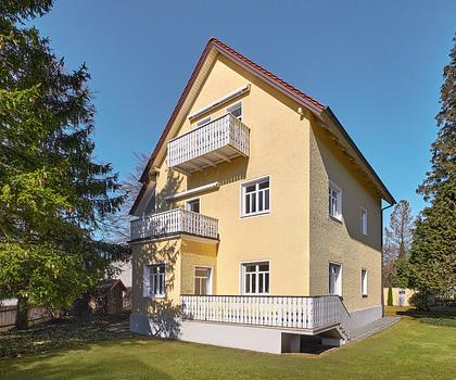 Charmantes Mehrgenerationenhaus mit Erweiterungspotenzial in Bestlage