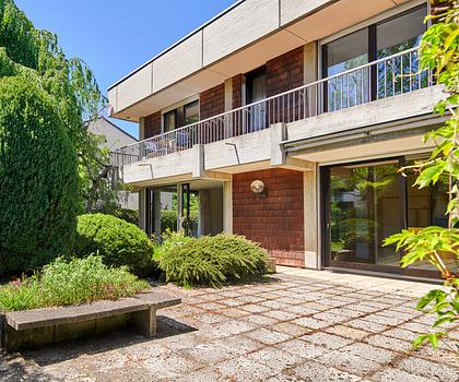 Charmantes Familiendomizil mit grün umsäumtem Garten in ruhiger Lage