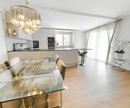 Exklusive 2-Zimmerwohnung mit Garten, Whirlpool, Terrasse & Top-Lage nahe Salzburg in Eggelsberg