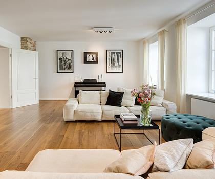 In City-Toplage Nahe der Isar: Edel sanierte 4,5-Zimmerwohnung in historischem Palais von 1875