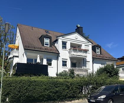 Charmante 2-Zimmer-Maisonette-Wohnung im schönem Nymphenburg in der Nähe des Schlossparks !