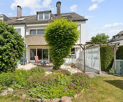 Sehr gepflegtes Reiheneckhaus mit schönem Garten & Garage
